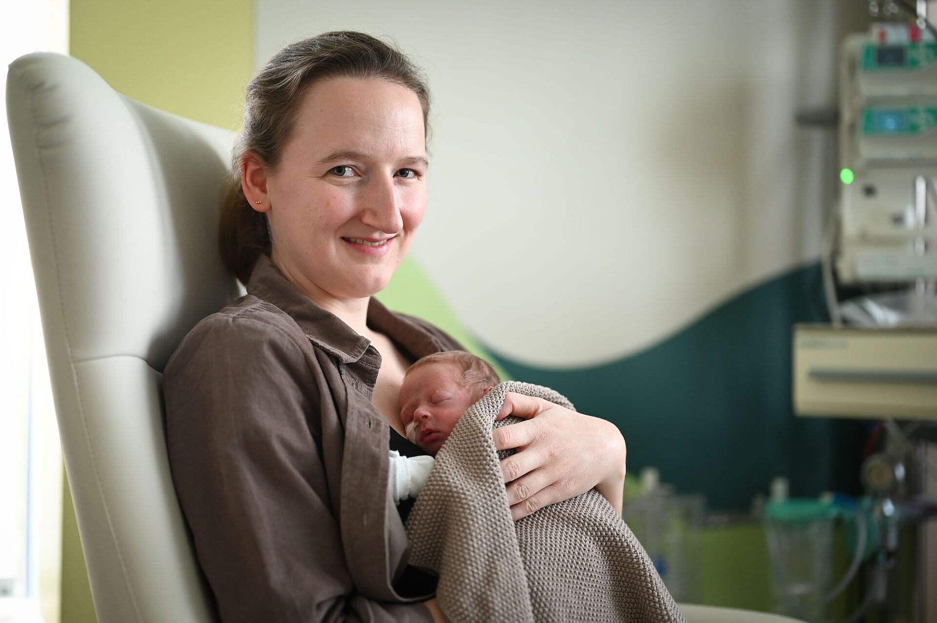 Die kleine Isabella hat in den ersten Tagen ihres Lebens von gespendeter Muttermilch profitiert. Jetzt spendet Mutter Kira für andere Früh- und Neugeborene.
