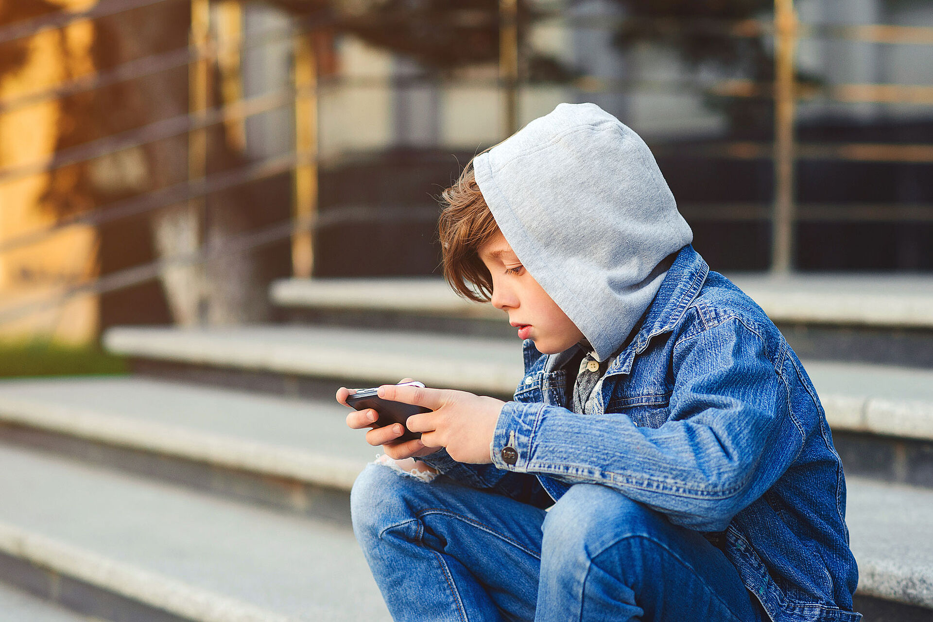 Gefährliche Trends in sozialen Medien können Essstörungen auslösen oder im negativen Sinne fördern.