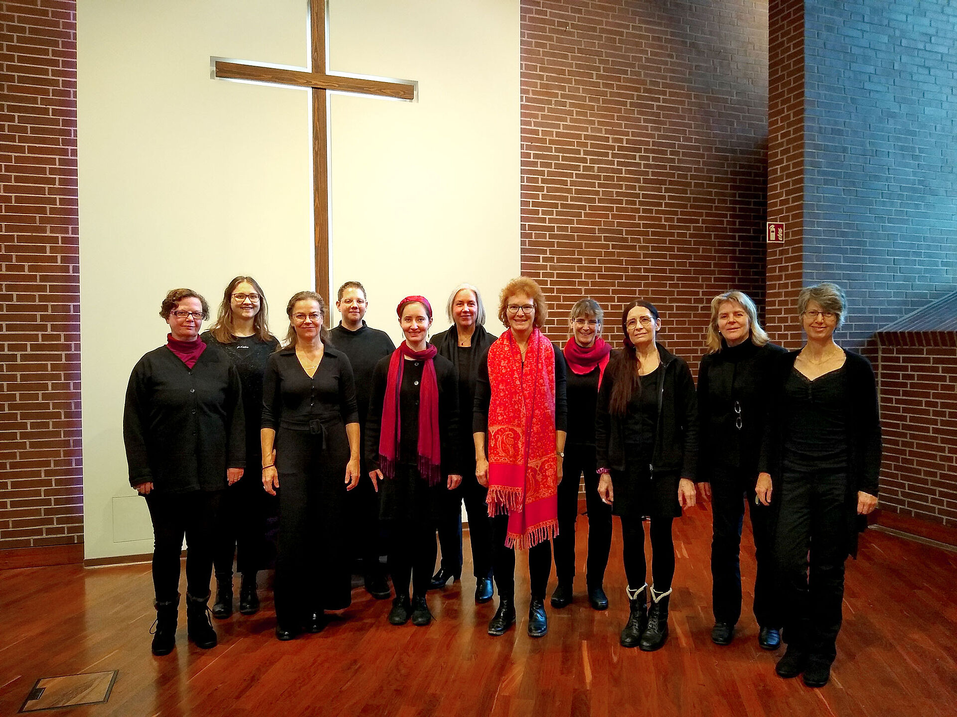 Das Frauenstimmen des Detmolder Vokalensembles unter der Leitung von Andrea Schwager werden ein Adventskonzert in der Kapelle des Johannesstiftes singen.