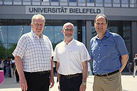 Gemeinsam für die medizinphysikalische Forschung und Lehre: Prof. Dr. med. Günther Wittenberg, Dr. Volker Walhorn und Prof. Dr. Thomas Huser (v.l.).  Foto: Elena Berz