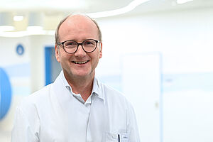 Univ.-Prof. Dr. med. Eckard Hamelmann