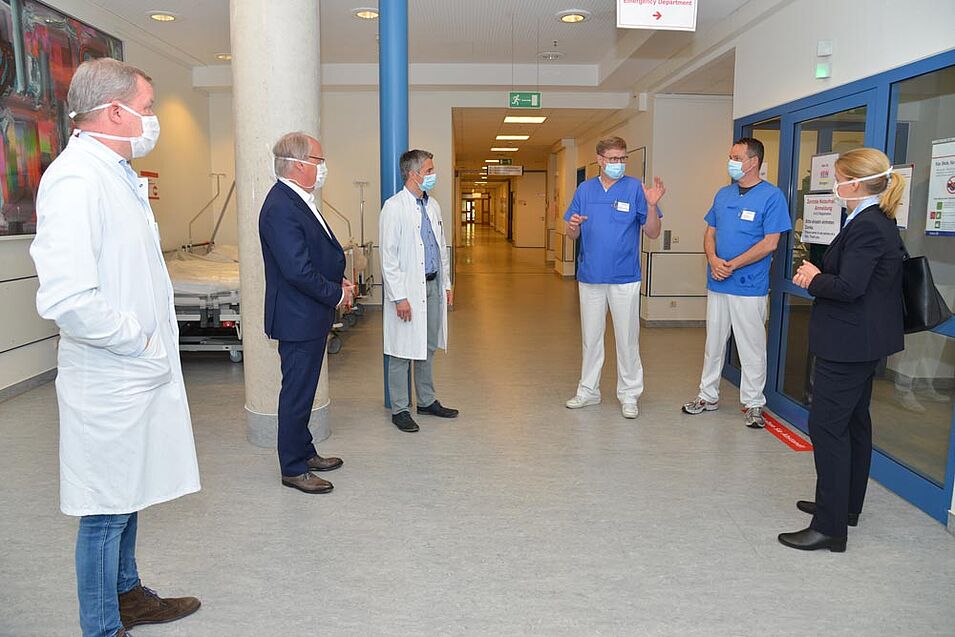 Führung durch den Bereich vor der ZNA, für P. Clausen