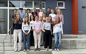 Angehende Ärztinnen und Ärzte: In kleinen Gruppen erkundeten die „Erstis“ zum Studienstart die Gelände vom Campus Bethel und Campus Klinikum Bielefeld.