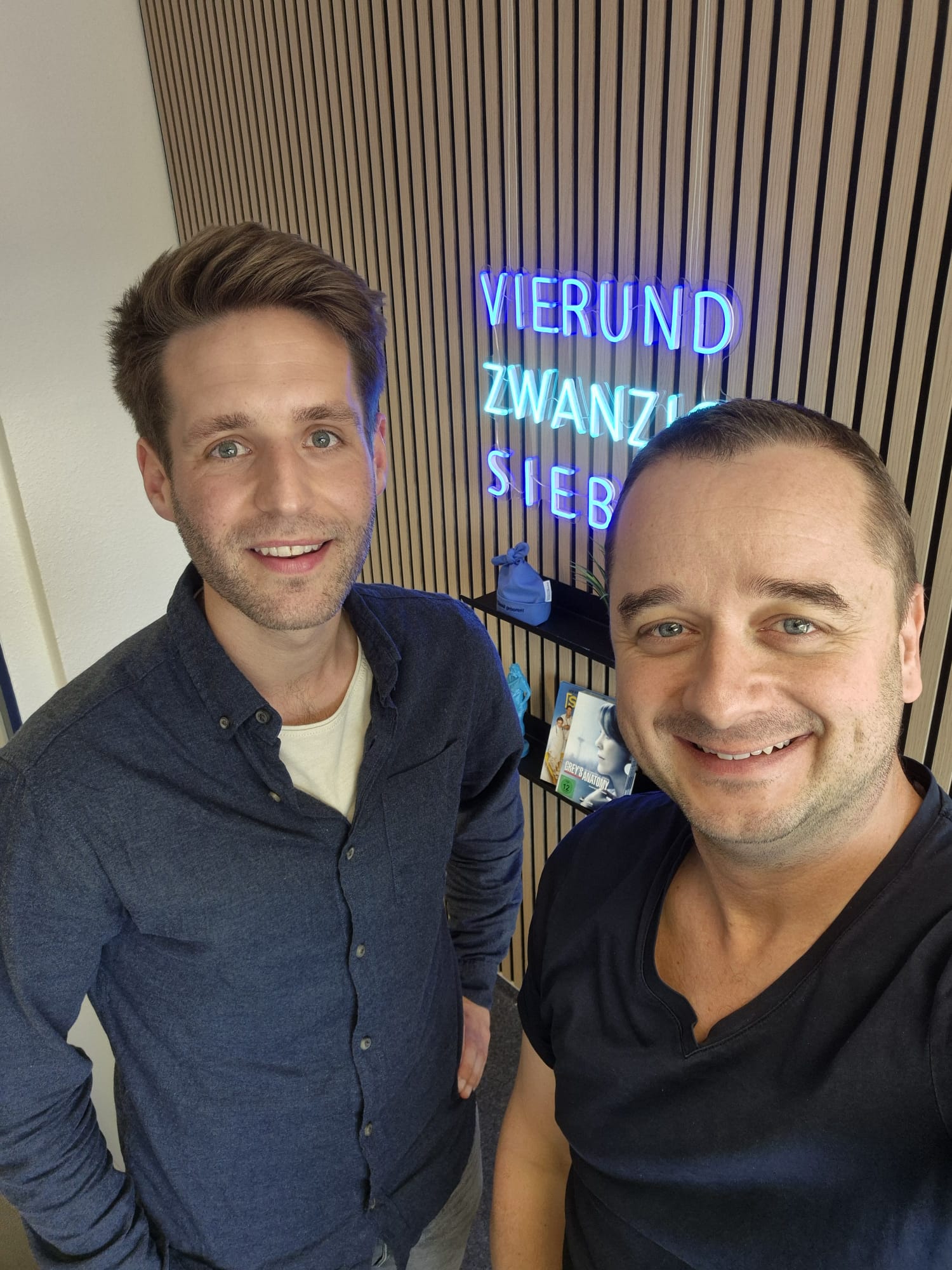Podcast Vierundzwanzigsieben Julius Lehmann (links) mit Moderator Philipp Katzmann