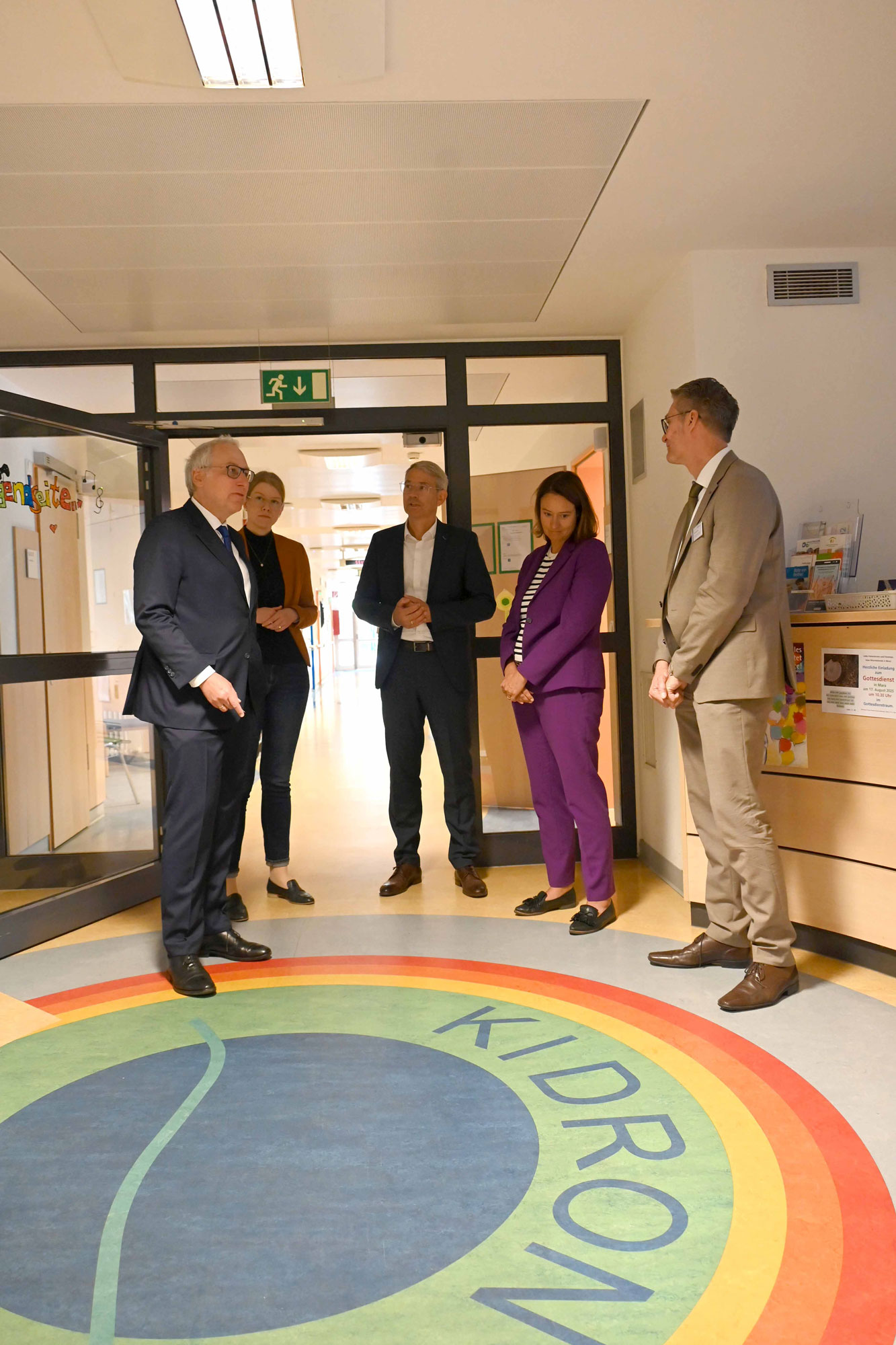 Besuch in der Abteilung für Kinder- und Jugendepileptologie Kidron.