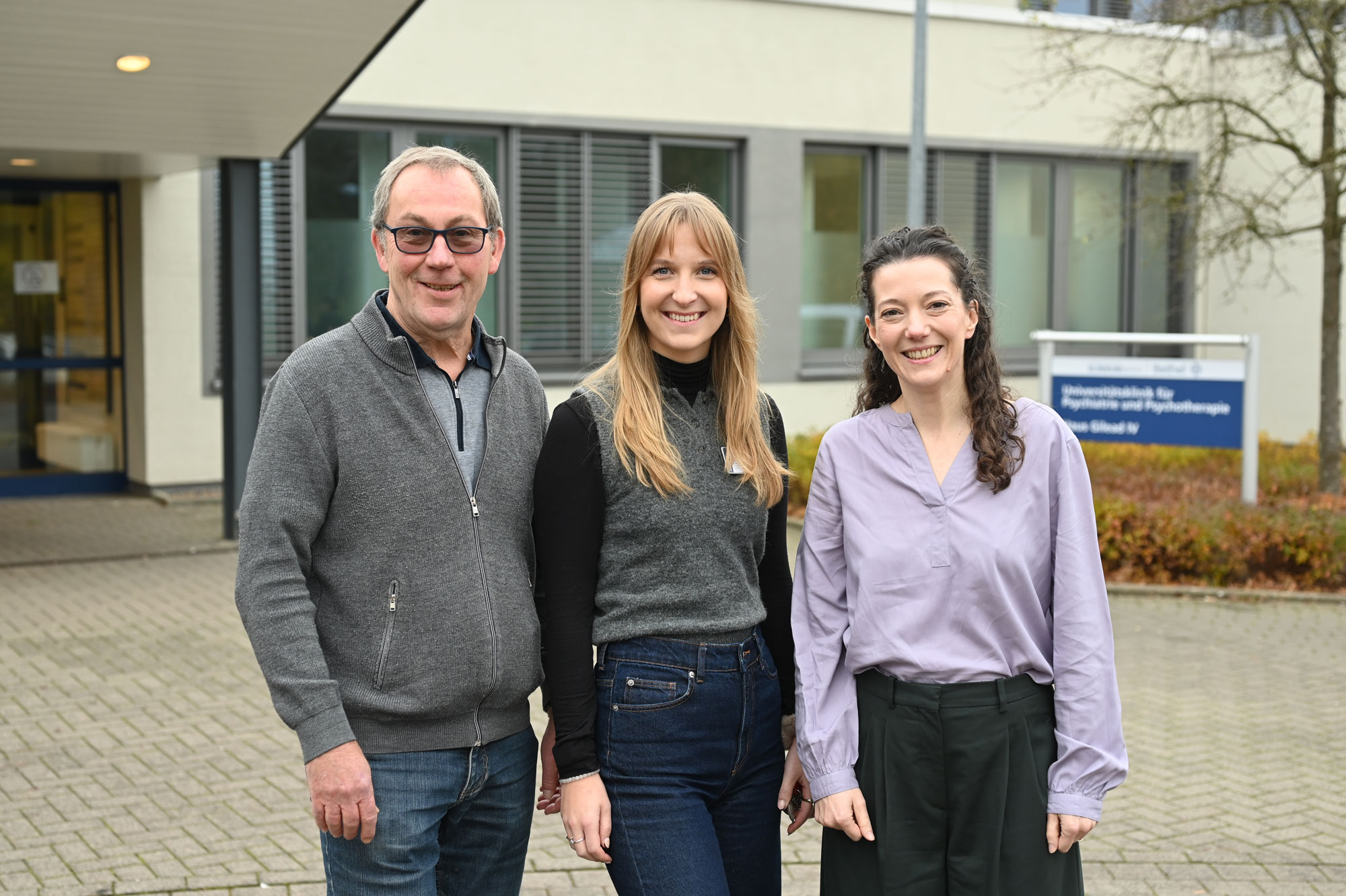 Helfen dabei, eine Versorgungslücke zu schließen: Univ.-Prof. Dr. med. Martin Driessen, Alica Stuke und Martina Bertino aus dem EvKB (v. l.).