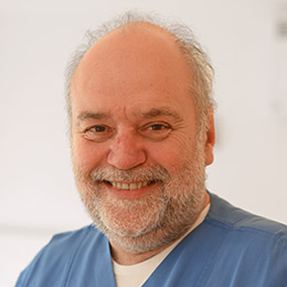 Dr. med. Klaus Leimkühler, Leiter des Blutspendedienstes Bethel